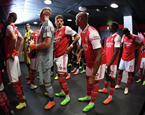 Arsenal's Ben White Geared Up: Arsenal vs. Aston Villa Showdown in 2022-23 Premier League