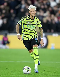 Arsenal's Ben White Sprints Past West Ham in Carabao Cup Clash