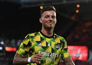 Arsenal's Ben White Stands Firm in Europa League Clash against PSV Eindhoven (2022-23)