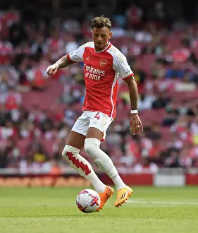 Arsenal's Ben White Stands Firm Against Wolverhampton Wanderers in Intense 2022-23 Premier League Showdown