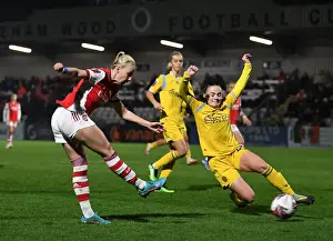 Arsenal's Beth Mead Faces Off Against Reading's Lily Woodham in FA WSL Clash