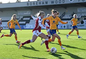 Arsenal's Beth Mead vs Everton's Danielle Turner: A FA WSL Rivalry Ignites on the Field