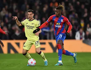 Arsenal's Cedric Outruns Wilfried Zaha in Crystal Palace vs Arsenal Premier League Clash