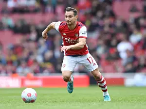 Arsenal's Cedric Soares in Action Against Brighton & Hove Albion - Premier League 2021-22