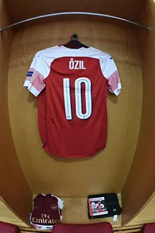 Arsenal's Empty Changing Room: Mesut Ozil's Absence in the UEFA Europa League Semi-Final vs Valencia