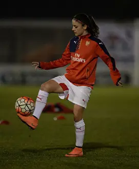 Arsenal's Danielle van de Donk Gears Up for WSL Showdown Against Reading