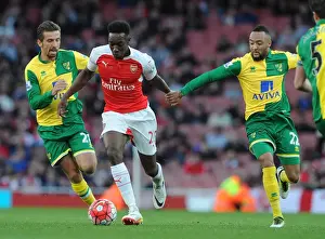 Arsenal V Norwich City 2015-16 Prints: Arsenal's Danny Welbeck Faces Off Against Norwich's Gary O'Neil