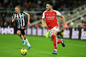 Arsenal's Declan Rice Surges Forward in Newcastle United Clash (Newcastle United vs Arsenal, Premier League 2023-24)