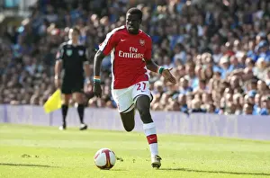 Arsenal's Eboue Shines: 4-0 Thrashing of Portsmouth in Premier League