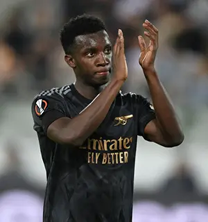 Arsenal's Eddie Nketiah Celebrates with Fans after UEFA Europa League Win against FC Zurich