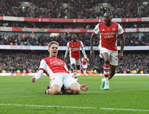 Arsenal's Emile Smith Rowe Scores, Celebrates with Nuno Tavares vs. Watford (Premier League 2021-22)