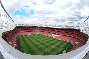 Arsenal's Emirates Stadium: Pre-Match Atmosphere - Arsenal vs Udinese, UEFA Champions League Play-Off, 2011
