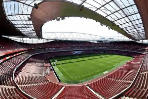 Arsenal's Emirates Stadium: Pre-Match Atmosphere vs Fulham (2023-24)