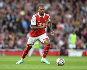 Arsenal's Gabriel Magalhaes Faces Off Against Liverpool in the 2022-23 Premier League