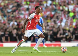Arsenal's Gabriel Magalhaes Faces Off Against Manchester United in the Premier League (2023-24)