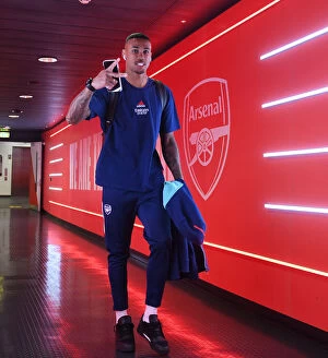 Images Dated 8th May 2022: Arsenal's Gabriel Ready for Clash Against Leeds United in Premier League Showdown