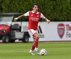 Arsenal's Hector Bellerin in Action: Arsenal vs Ipswich Town Pre-Season Match (July 2022)