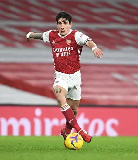 Arsenal's Hector Bellerin in Action at Emptied-Out Emirates Stadium Against Crystal Palace (Premier League 2020-21)