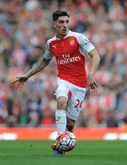 Arsenal's Hector Bellerin in Action Against Manchester United (2015/16) - Emirates Stadium Showdown