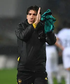 Arsenal's Hector Bellerin Celebrates with Fans after Europa League Victory over Vitoria Guimaraes