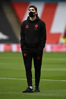 Arsenal V Tottenham Hotspur 2020-21 Prints: Arsenal's Hector Bellerin Gears Up for Arsenal v Tottenham Premier League Clash