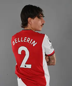 Arsenal's Hector Bellerin Kicks Off New Season at Training