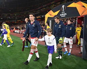 Images Dated 3rd October 2019: Arsenal's Hector Bellerin Leads Team Out in Europa League Match against Standard Liege