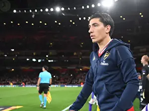 Arsenal's Hector Bellerin Leads Team Out against Standard Liege in Europa League