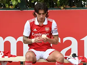 Arsenal's Hector Bellerin Prepares for Arsenal v Ipswich Town Pre-Season Friendly
