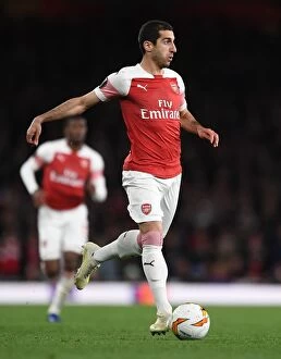 Images Dated 2nd May 2019: Arsenal's Henrikh Mkhitaryan in Action during the 2019 Europa League Semi-Final vs Valencia
