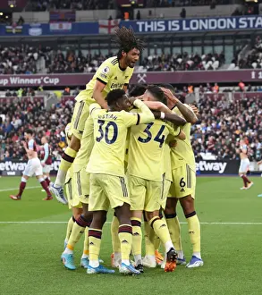 Arsenal's Holding Scores Dramatic Late Goal Against West Ham in Premier League Showdown