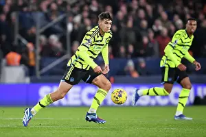 Arsenal's Jakub Kiwior Charges Forward in Luton Town Clash (2023-24 Premier League)