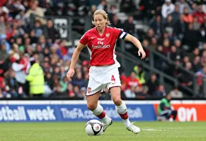 Arsenal's Jayne Ludlow Celebrates FA Cup Victory over Sunderland WFC