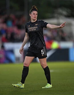 Images Dated 11th May 2023: Arsenal's Jennifer Beattie in Action against Brighton & Hove Albion in FA Women's Super League