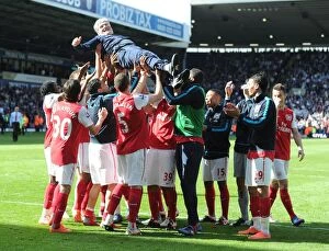 West Bromwich Albion v Arsenal 2011-12 Collection: Arsenal's Jubilant Win over West Bromwich Albion: Pat Rice's Emotional Send-Off