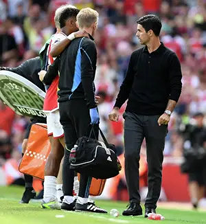 Arsenal's Jurrien Timber Sustains Injury in Arsenal FC vs Nottingham Forest (2023-24)