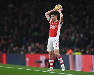 Arsenal's Kieran Tierney in Action against Southampton (Premier League 2021-22)