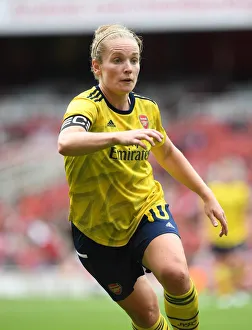 Arsenal's Kim Little in Action: Arsenal Women vs. FC Bayern Munich at Emirates Cup