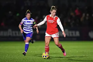Arsenal's Kim Little Dazzles in FA Women's Super League: Arsenal Women vs. Reading