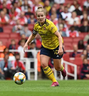 Arsenal's Kim Little Stars in Arsenal Women's Triumph over FC Bayern Munich at Emirates Cup