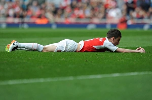 Arsenal's Koscielny in Action: Arsenal vs. Watford (2016)