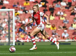 Arsenal's Leah Williamson in Action: Arsenal Women vs. Chelsea Women Clash at Emirates Stadium