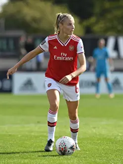 Arsenal's Leah Williamson in Action: Arsenal Women vs West Ham United (WSL 2019-20)