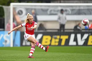 Arsenal's Leah Williamson in Action: Passing in FA WSL Match Against Aston Villa