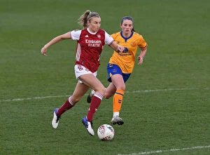 Arsenal Women v Everton Women 2020-21 Collection: Arsenal's Leah Williamson Faces Off Against Everton in FA WSL Clash