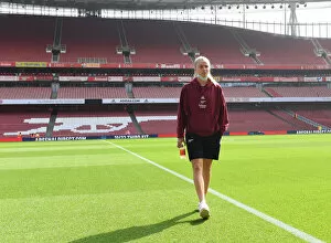 Images Dated 5th September 2021: Arsenal's Leah Williamson Gears Up for Arsenal Women vs Chelsea Women in FA WSL Showdown