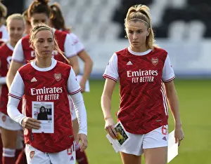 Arsenal's Leah Williamson Honors Community Program Participant Before Arsenal Women vs. Everton