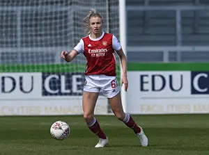 Arsenal's Leah Williamson: Unwavering Focus Amid Empty Meadow Park in FA WSL Amid Coronavirus Restrictions