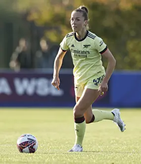 Arsenal's Lia Walti in Action during FA WSL Match against Everton Women