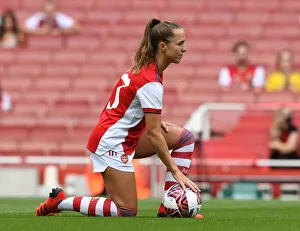 Arsenal's Lia Walti Kneels for Social Justice at Emirates Stadium: Arsenal Women vs Chelsea Women, 2021-22